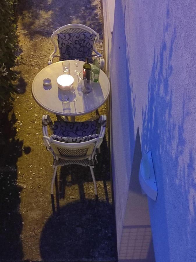 שיבניק Studio Apartment Petrov מראה חיצוני תמונה