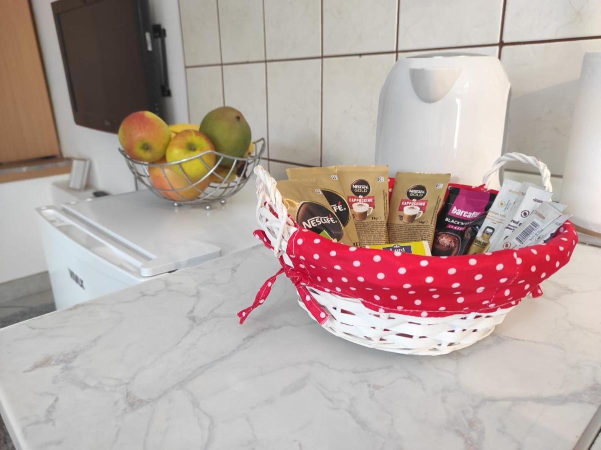 שיבניק Studio Apartment Petrov מראה חיצוני תמונה